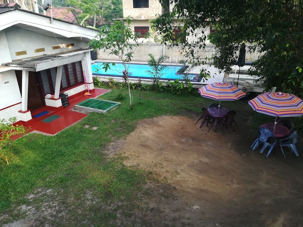 Shrinith's Place - Dodanduwa Family House, 3 Bedrooms, Pool View, Ground Floor 18