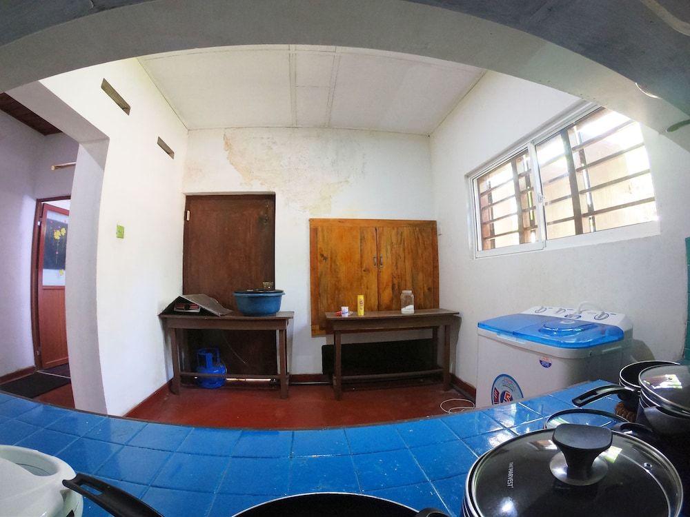 Shrinith's Place - Dodanduwa Family House, 3 Bedrooms, Pool View, Ground Floor 6