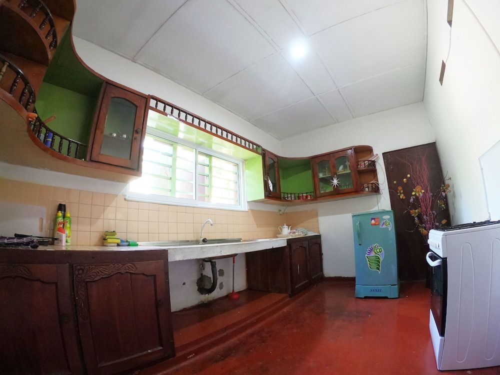 Shrinith's Place - Dodanduwa Family House, 3 Bedrooms, Pool View, Ground Floor 10