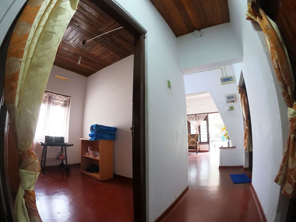 Shrinith's Place - Dodanduwa Family House, 3 Bedrooms, Pool View, Ground Floor 4