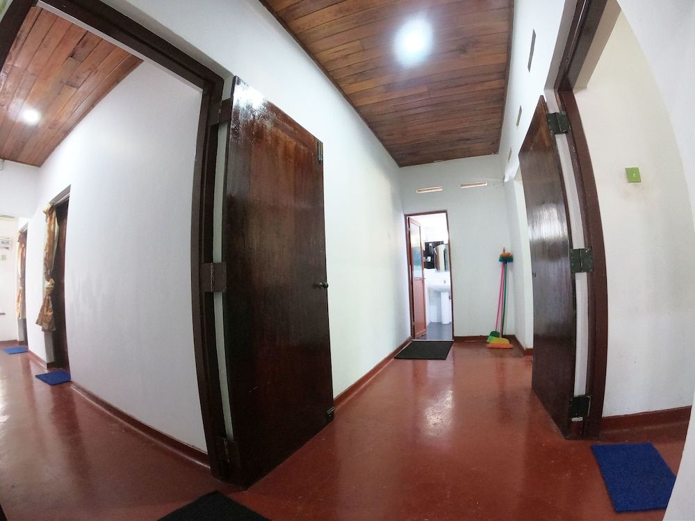 Shrinith's Place - Dodanduwa Family House, 3 Bedrooms, Pool View, Ground Floor 17