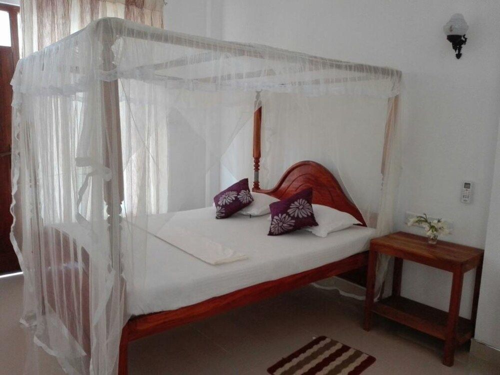 Rekawa Village Hotel Economy Double Room 5