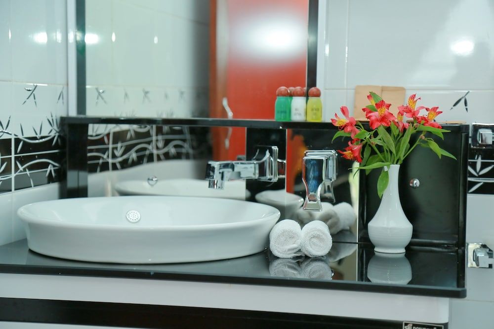 Lourdes Hotel Superior Triple Room, 1 Bedroom, Balcony, Mountain View 8