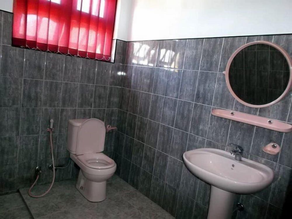 undefined Thuvaraga Rest 9