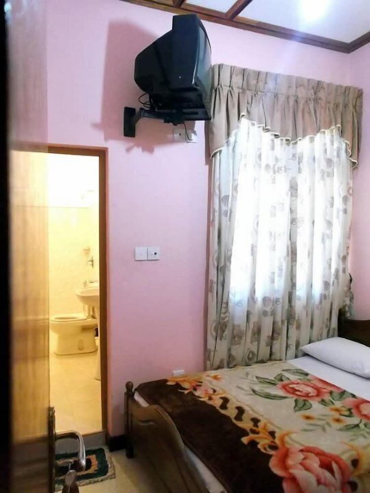 undefined Thuvaraga Rest 7