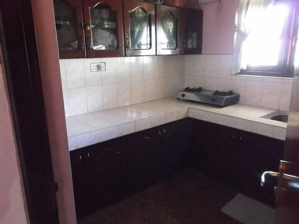 undefined Thuvaraga Rest 8