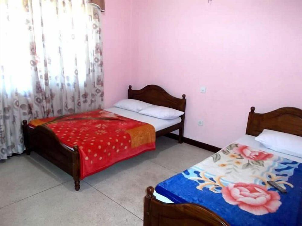 undefined Thuvaraga Rest 4