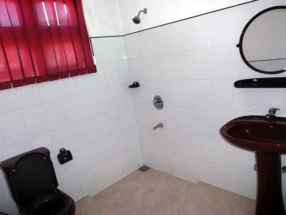 undefined Thuvaraga Rest 10