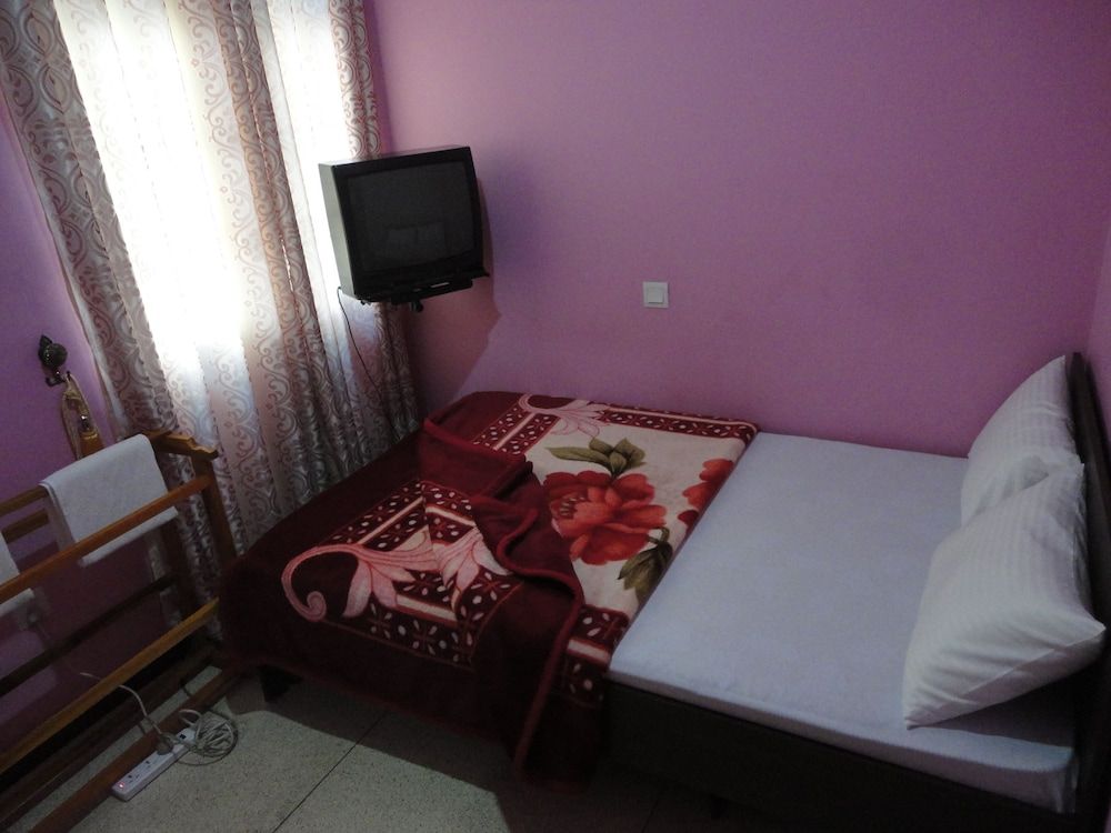 undefined Thuvaraga Rest 2