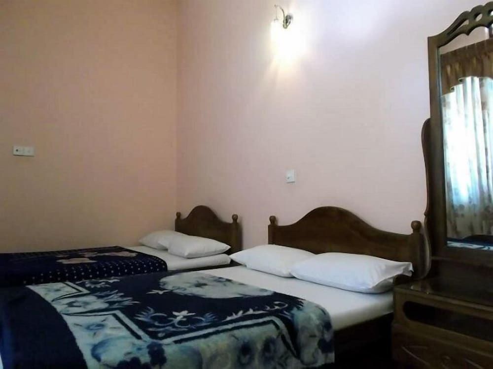 undefined Thuvaraga Rest 6