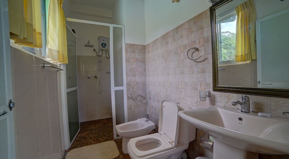 Hanthana Holiday Rooms Deluxe King Room 5