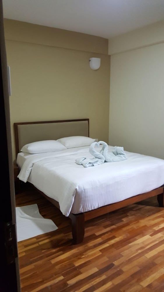 Misty Winds Luxury Apartment Luxury Apartment, 3 Bedrooms, Mountain View, Garden Area 6