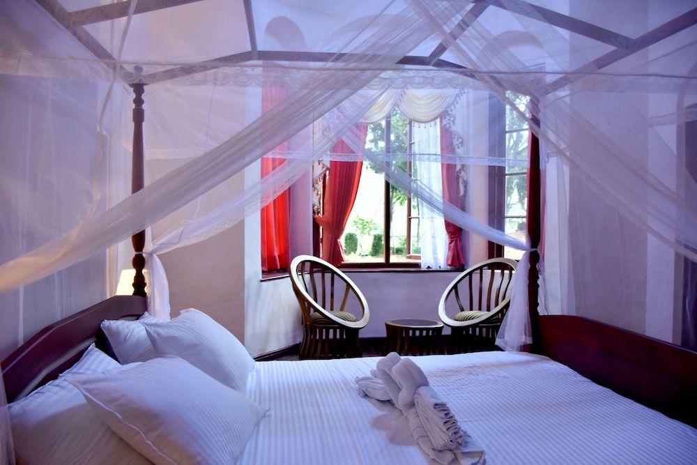 Deluxe Double Room, 1 Queen Bed, Fireplace, Mountain View