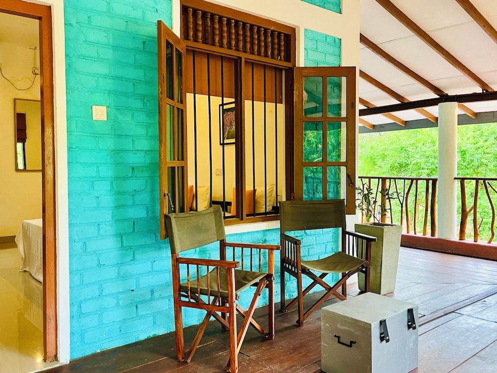 Funky Leopard Safari Lodge Bordering Yala National Park - Hostel leopard Den Double 4