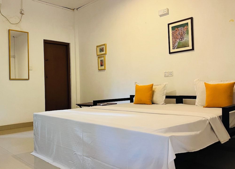 Funky Leopard Safari Lodge Bordering Yala National Park - Hostel leopard Den Double 2