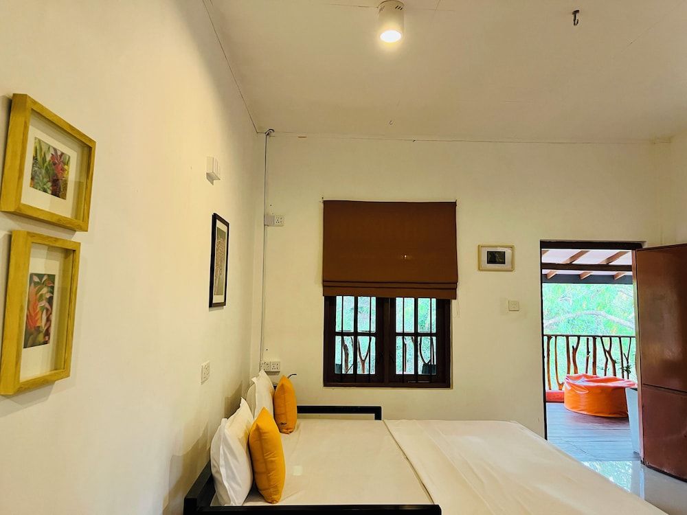 Funky Leopard Safari Lodge Bordering Yala National Park - Hostel leopard Den Double 6