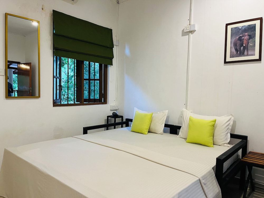 Funky Leopard Safari Lodge Bordering Yala National Park - Hostel