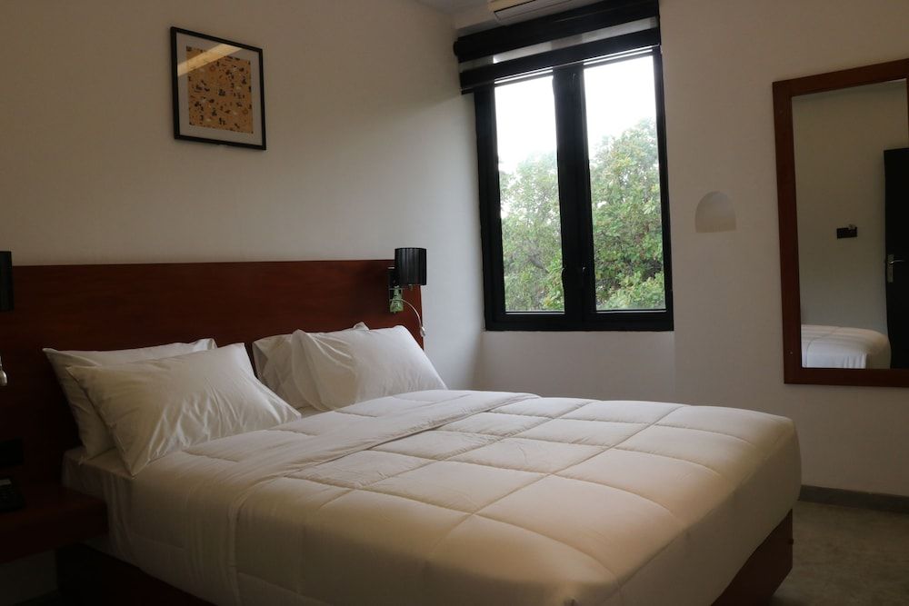 Fern Colombo Comfort Double Room, 1 Queen Bed, Accessible 5