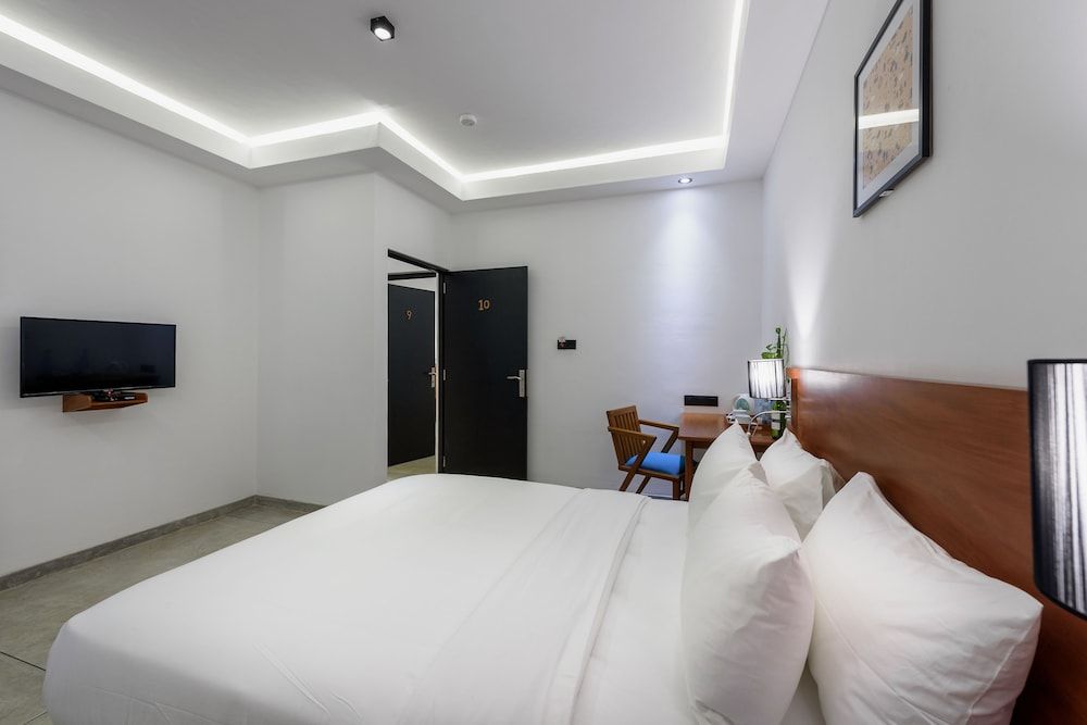 Fern Colombo Comfort Double Room, 1 Queen Bed, Accessible 2