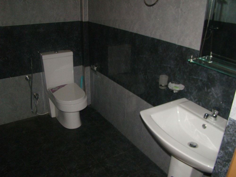 Nadun Rest Deluxe Twin Room, 3 Bedrooms, Garden View 5