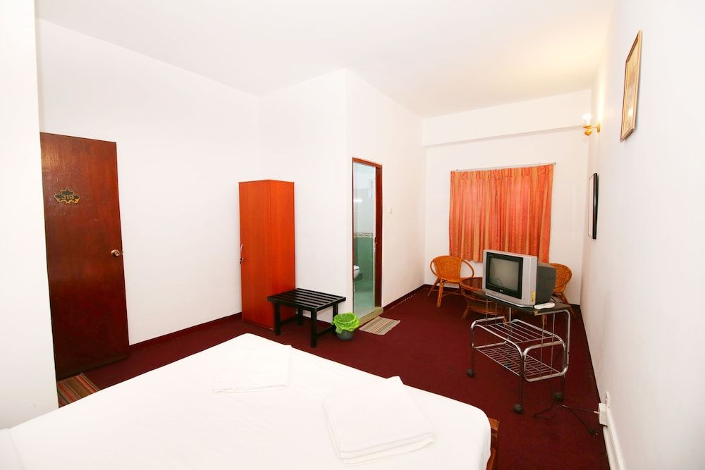 undefined Milano Inn 3