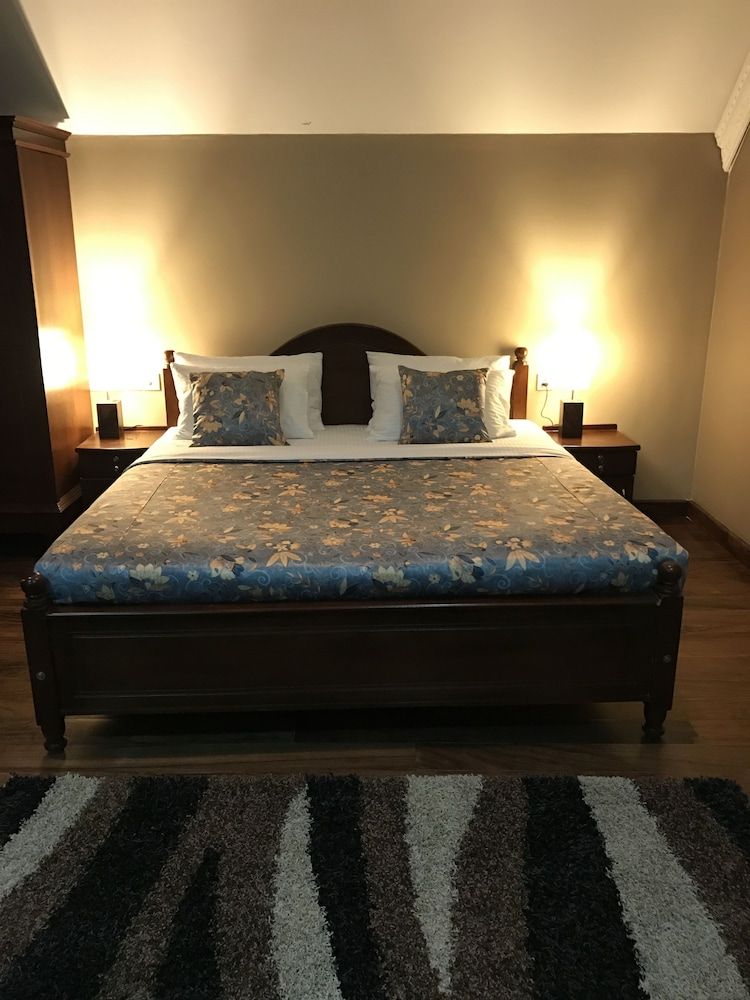 undefined Dorchester 9