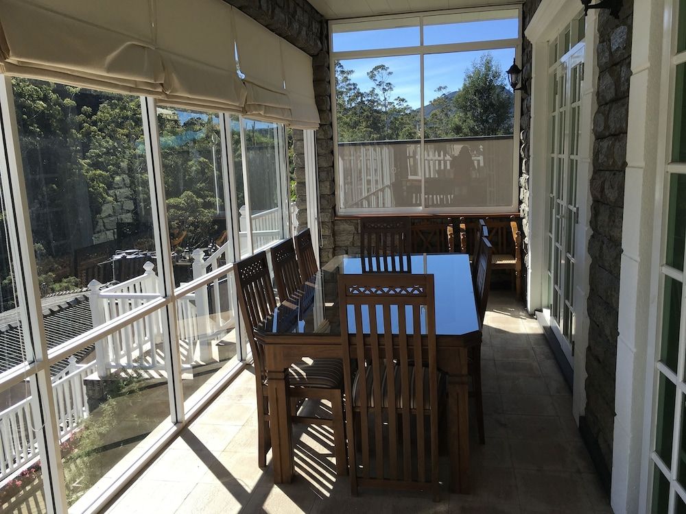 undefined Dorchester 3