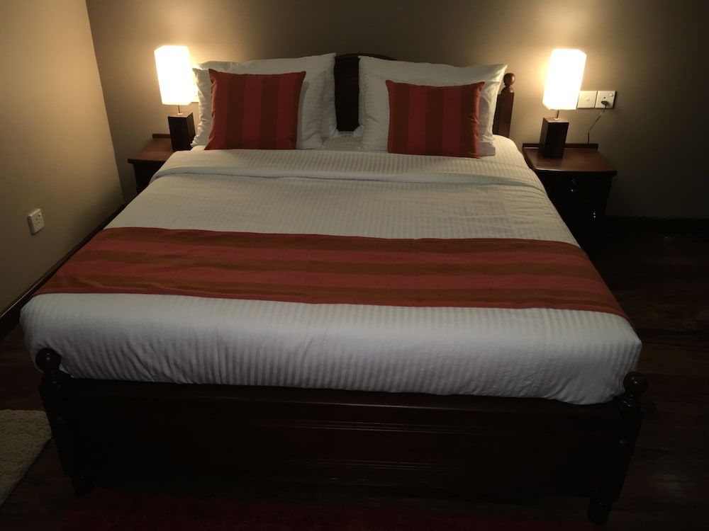 undefined Dorchester 4