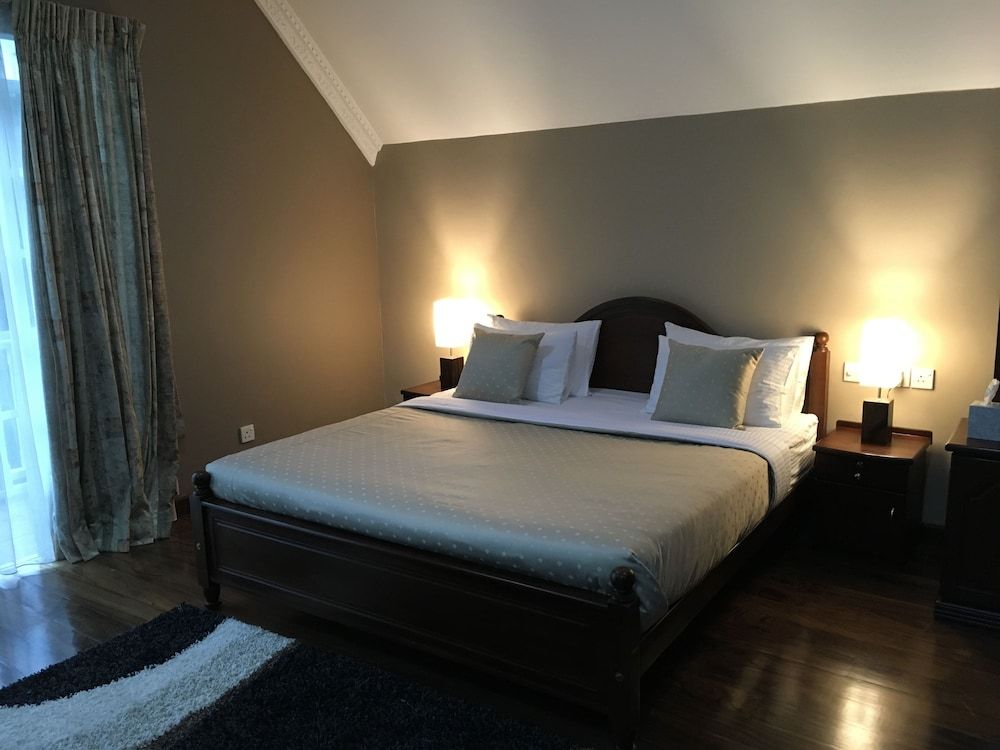 undefined Dorchester 6