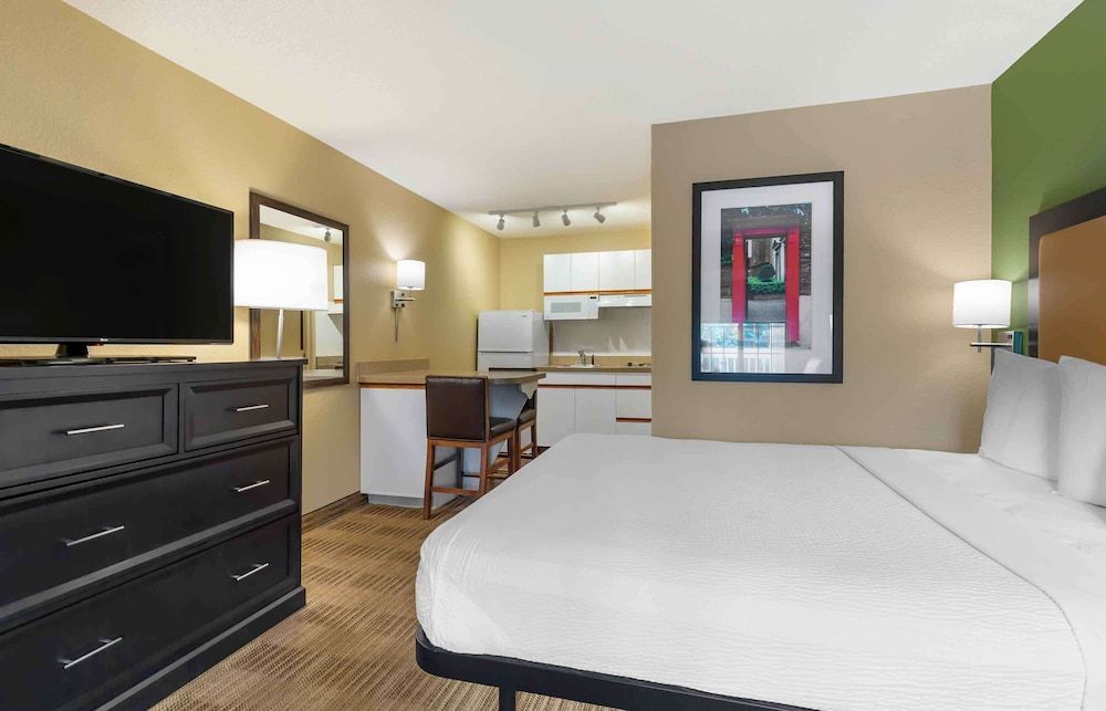 Extended Stay America Suites Washington DC Falls Church Studio, 1 Queen Bed, Non Smoking 3