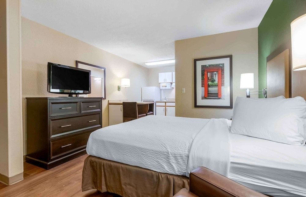 Extended Stay America Select Suites Atlanta Perimeter Hammon Studio, 1 Queen Bed, Non Smoking 2