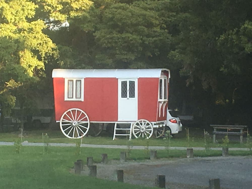 Greytown Campground Comfort Cabin, 1 Queen Bed 4