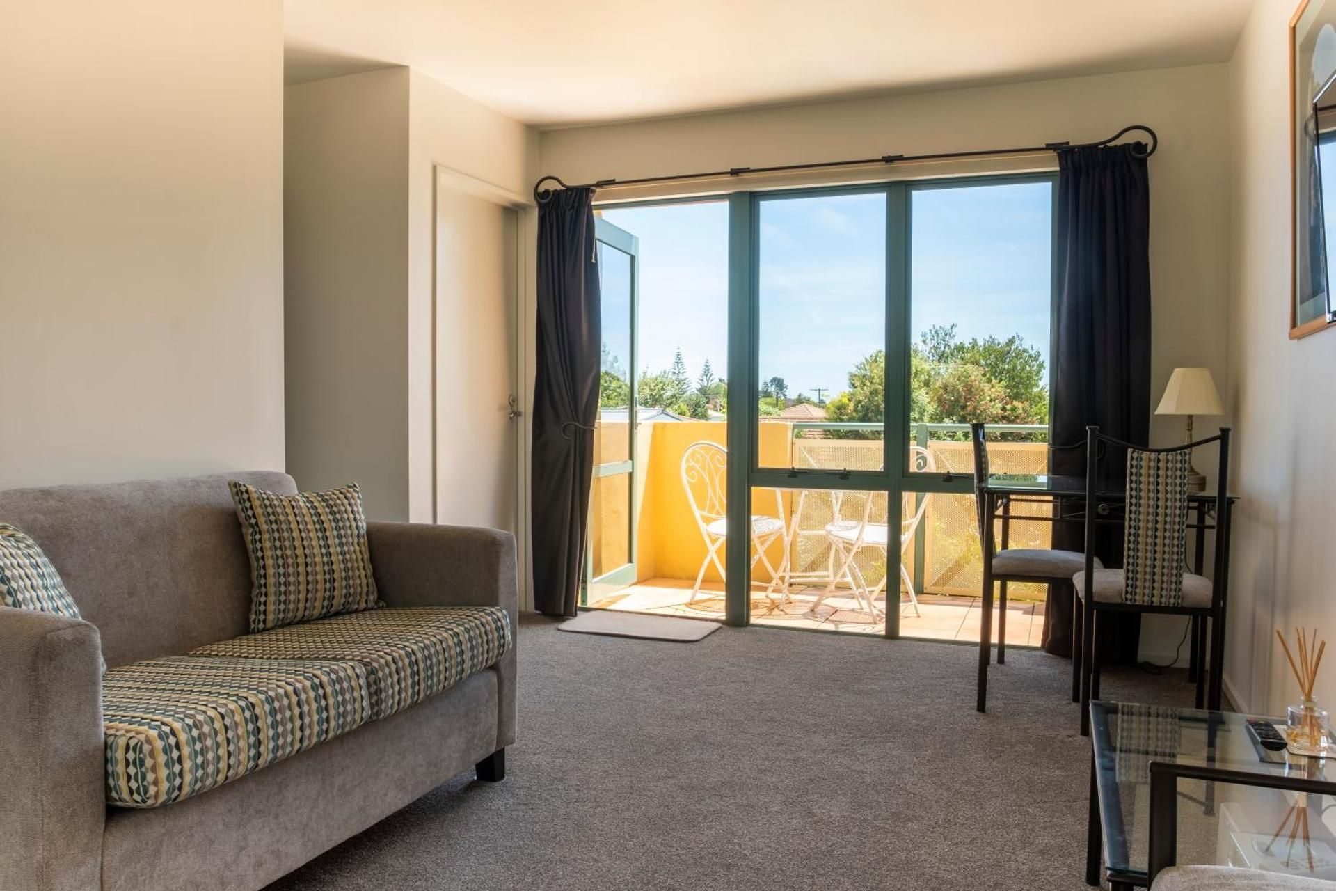 Deluxe One Bedroom Suite