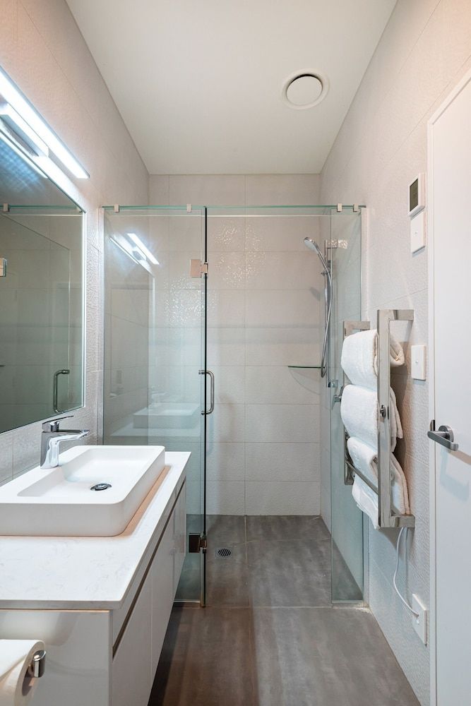 Fernz Motel & Apartments Birkenhead Open Plan Twin Single Apartment 4