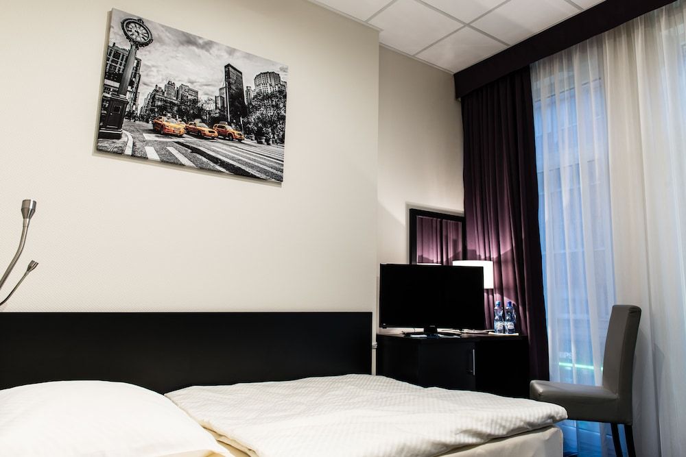 Sky Business Hotel Standard Single Room 3