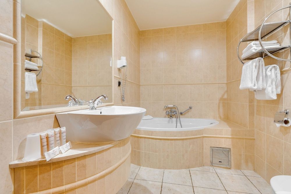 Hotel Diament Bella Notte Katowice/Chorzów Standard Apartment, 1 King Bed 4