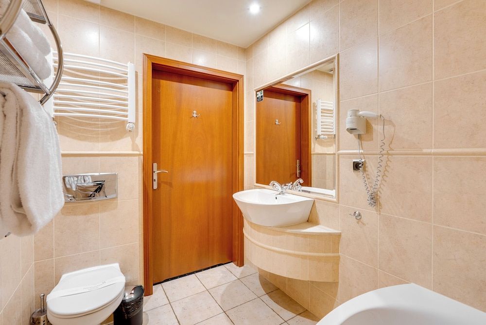 Hotel Diament Bella Notte Katowice/Chorzów Standard Apartment, 1 King Bed 3