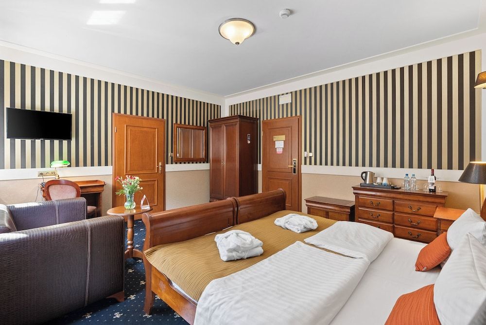 Hotel Diament Bella Notte Katowice/Chorzów Junior Suite, 1 King Bed 3