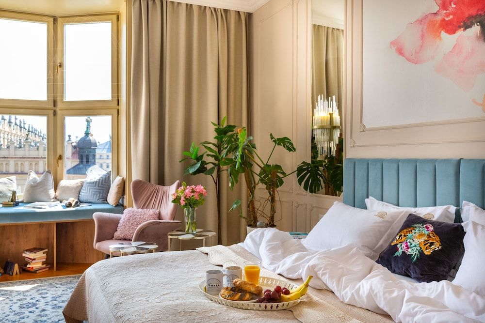 Premium Studio, 1 King Bed with Sofa bed, Kitchenette, City View