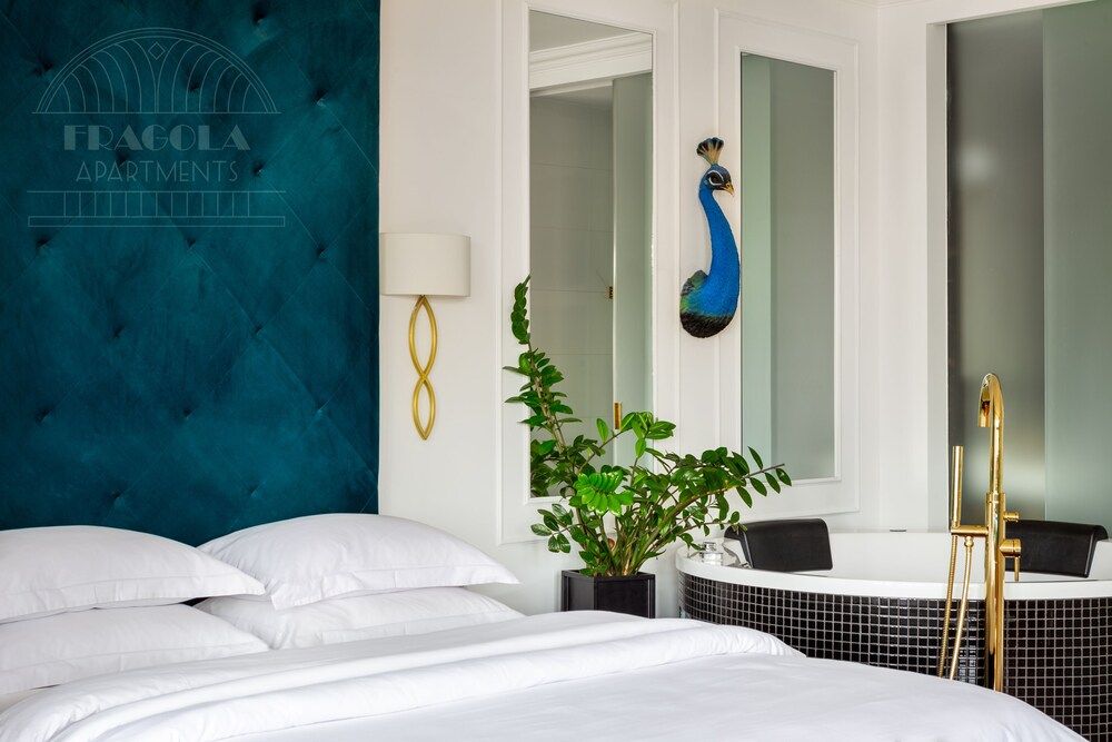 Signature Studio, Hot Tub, Courtyard View