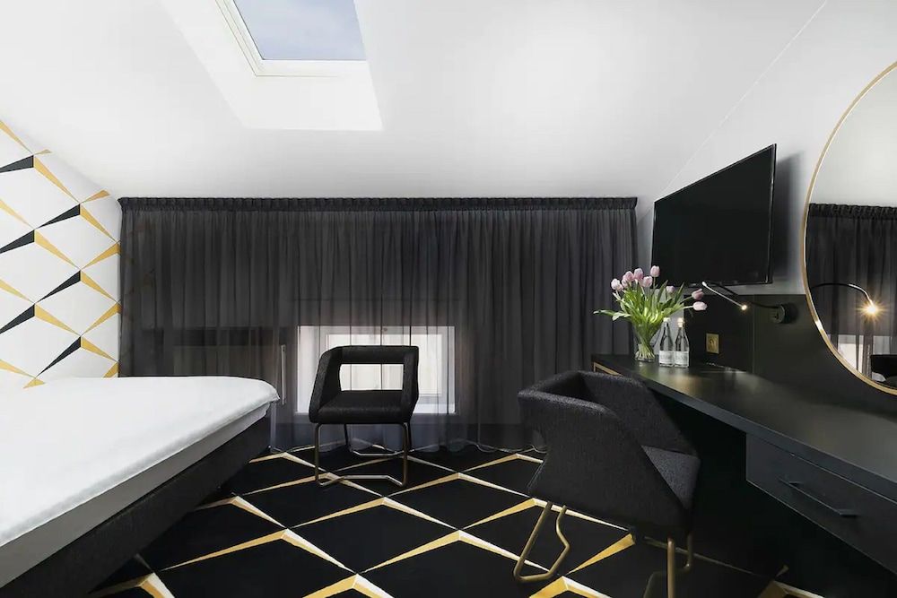 Business Single Room (Modern)