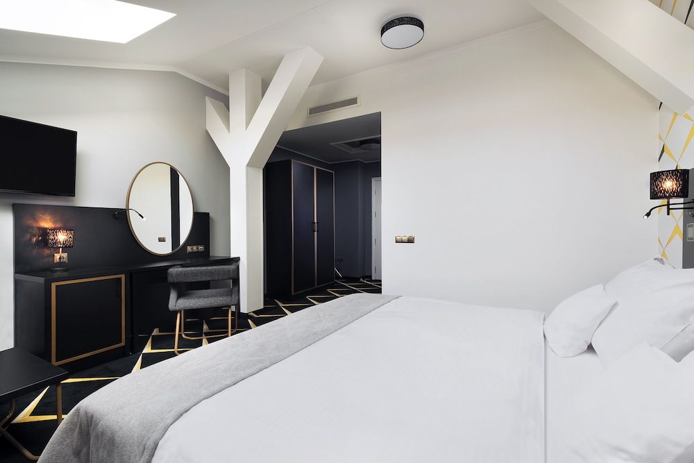 Business Double Room (Modern)