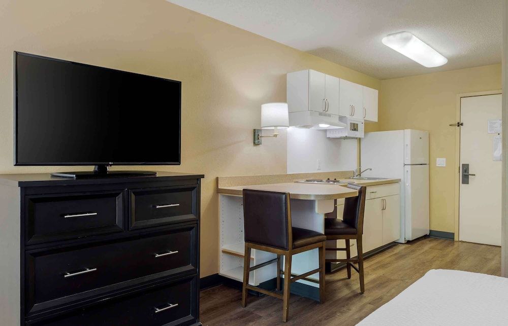 Extended Stay America Suites Boston Waltham 52 4th Ave Studio, 2 Queen Beds, Non Smoking 5