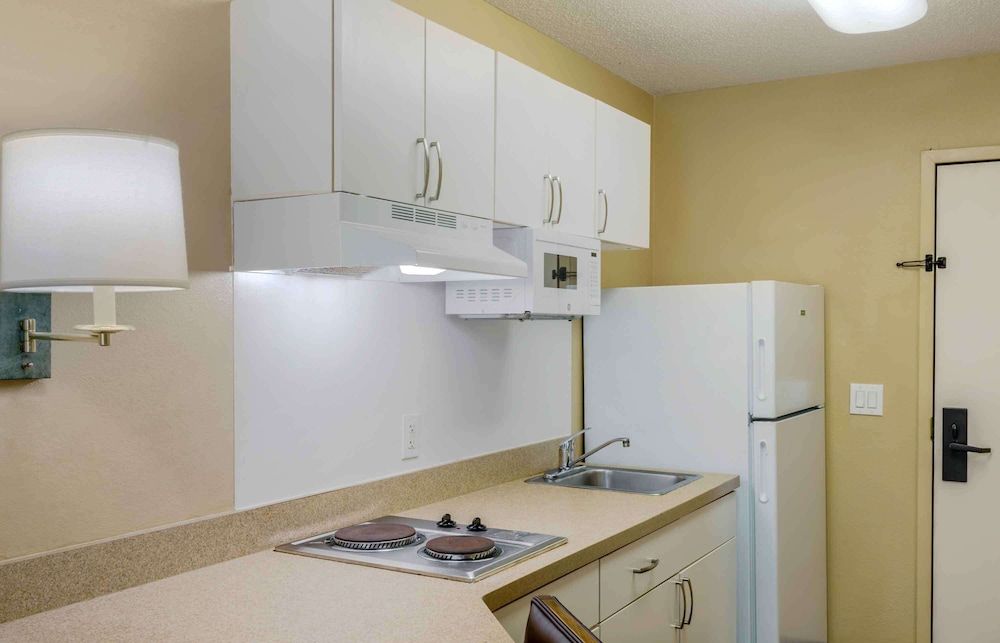 Extended Stay America Suites Boston Waltham 52 4th Ave Studio, 2 Queen Beds, Non Smoking 4