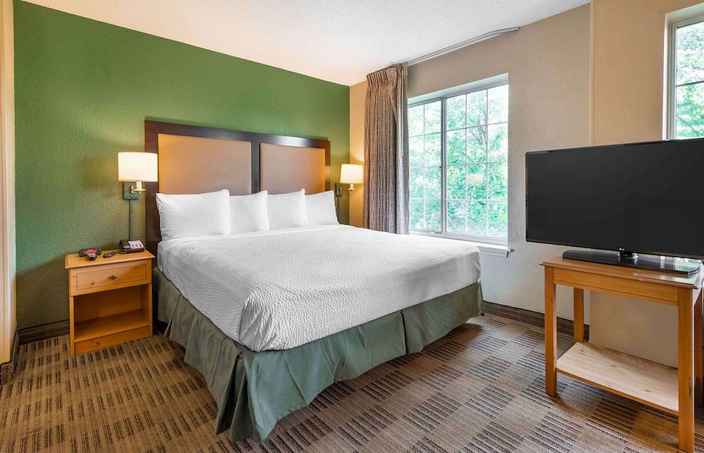 Deluxe Studio, 1 King Bed with Sofa bed, Non Smoking