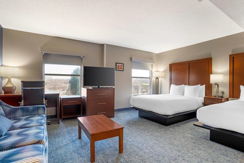 Suite, Non Smoking (2 Queen Beds with Sofabed)