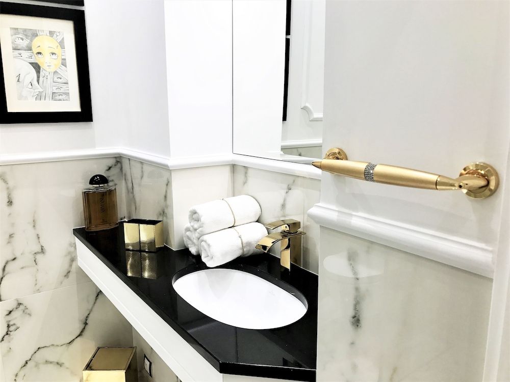 MONDRIAN Luxury Suites UNESCO Old Town Luxury Deluxe Suite, 2 Bedroms (Old town view, 77 m2) 8