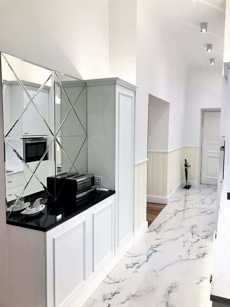 MONDRIAN Luxury Suites UNESCO Old Town Luxury Deluxe Suite, 2 Bedroms (Old town view, 77 m2) 10