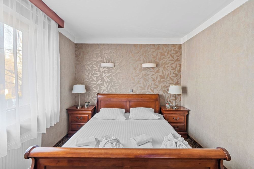 Hotel Diament Vacanza Siemianowice Slaskie Standard Suite, 1 King Bed 3