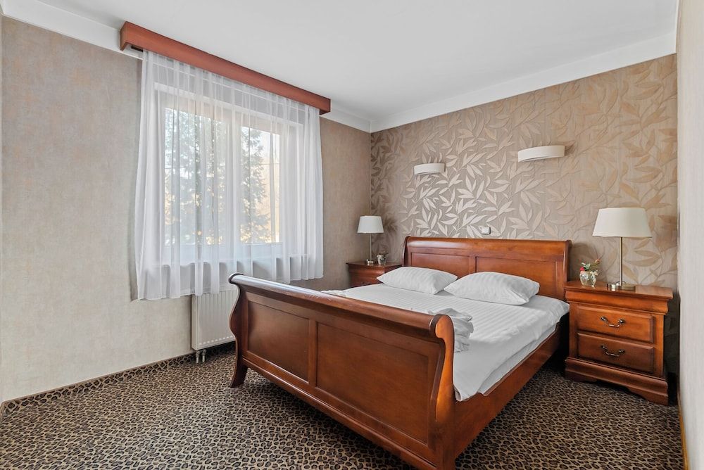 Hotel Diament Vacanza Siemianowice Slaskie Standard Suite, 1 King Bed 2